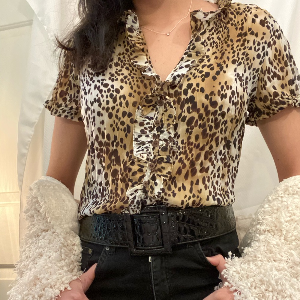 CHEETAH PRINT RUFFLE BUTTON DOWN - Picture 5 of 6